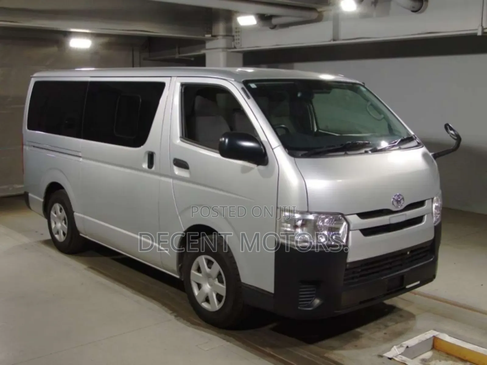 Toyota HiAce 2018 Silver
