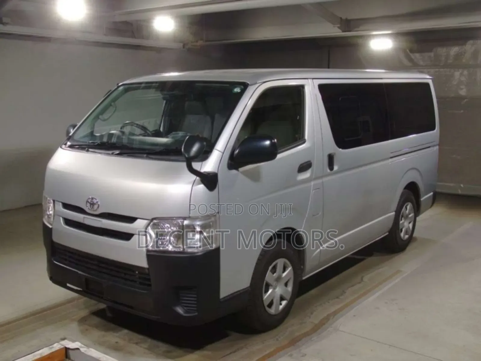 Toyota HiAce 2018 Silver