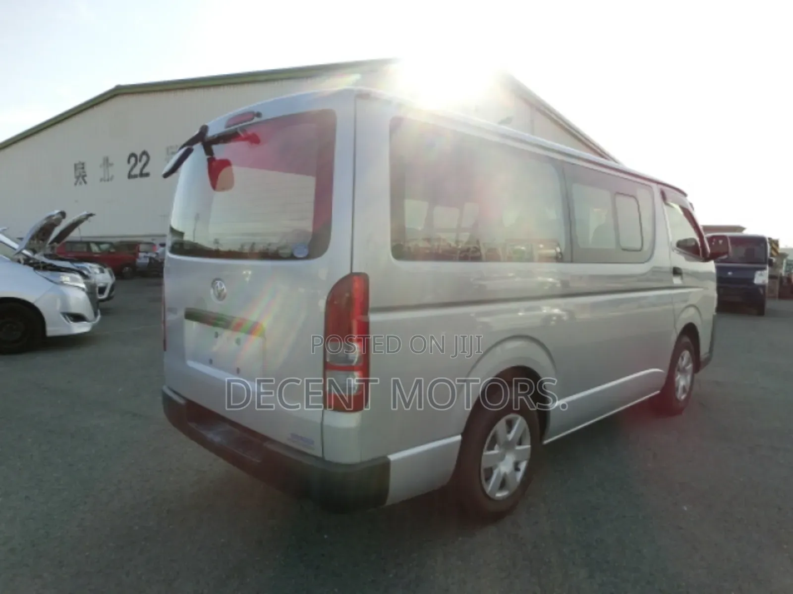 Toyota HiAce 2018 Silver
