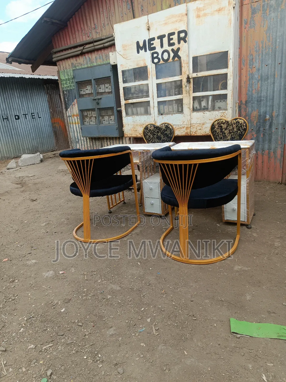2 Sets for Manicure, Black and Gold 