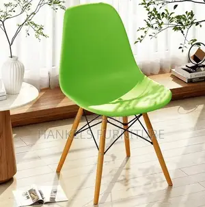 Eames Lounge Chair With Dowel Wood Eiffel Legs