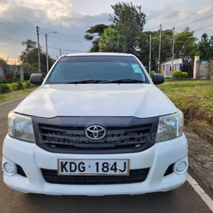 Toyota Hilux 2014 White