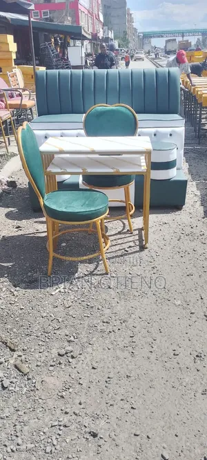 Simple Nails  Tables