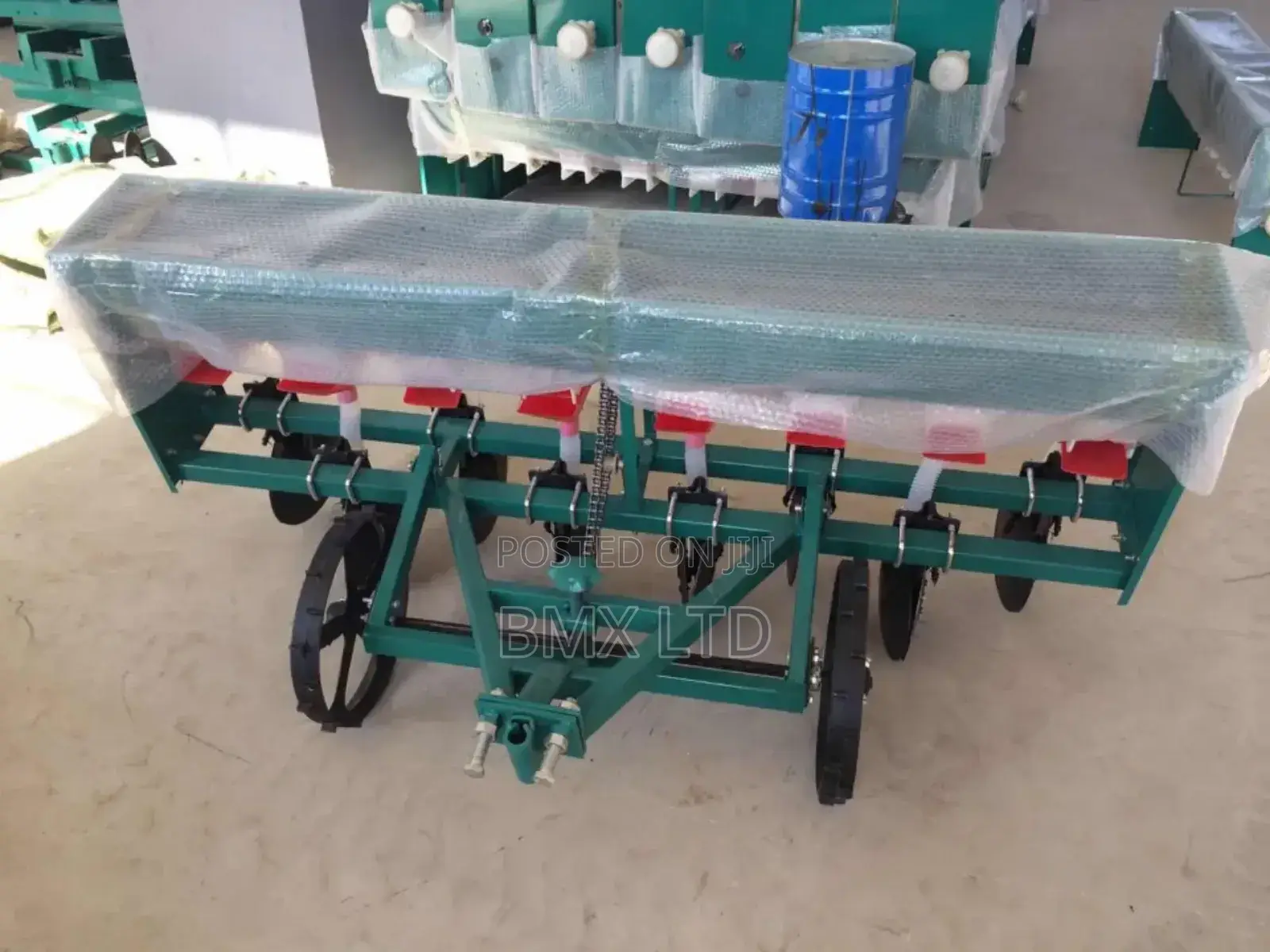 Dual-Function Planter for Simultaneous Seed and Fertilizer