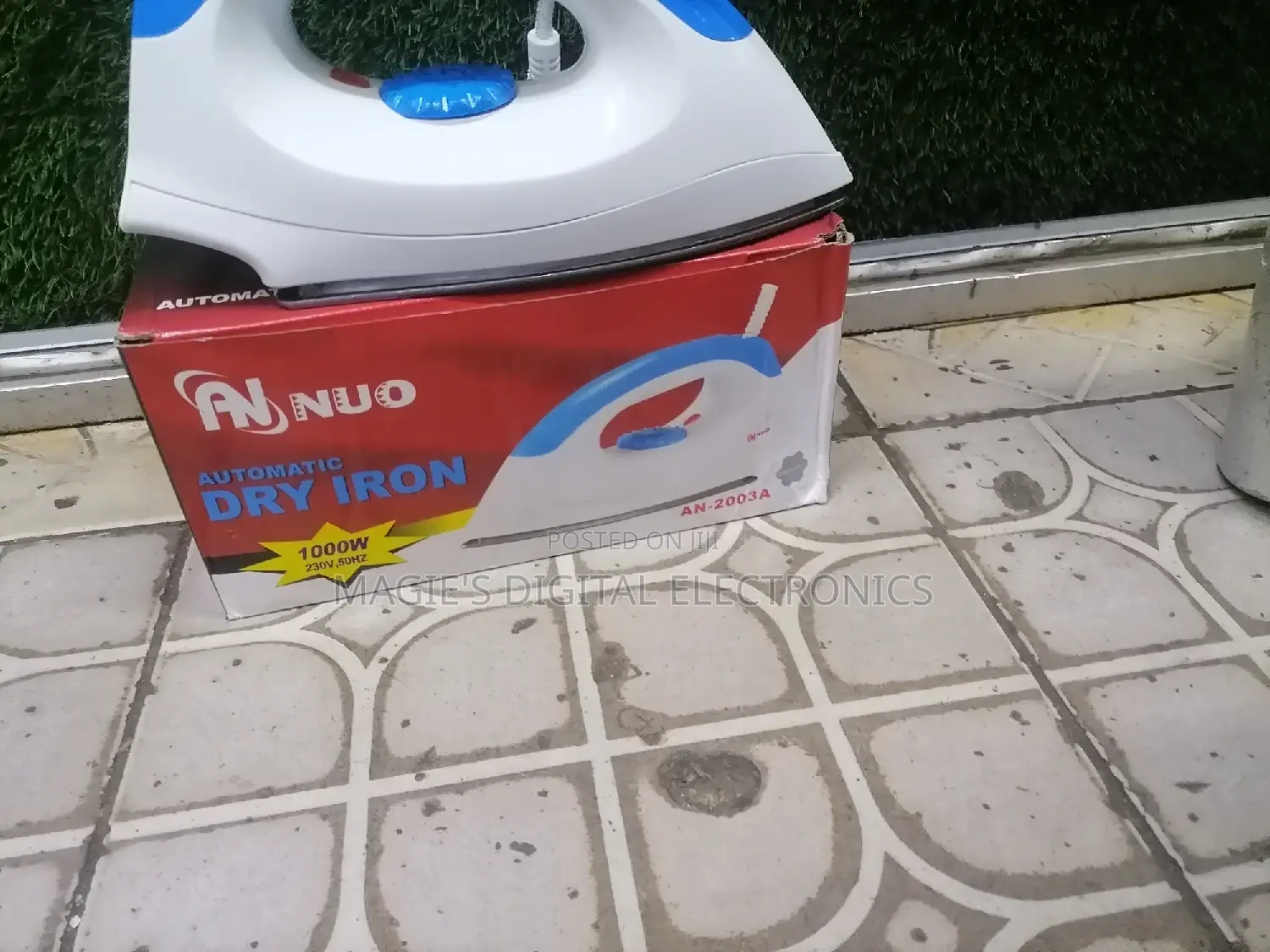 High Standard 1000w Automatic Dry Iron Box