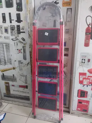 Foldable 5 Step Ladder