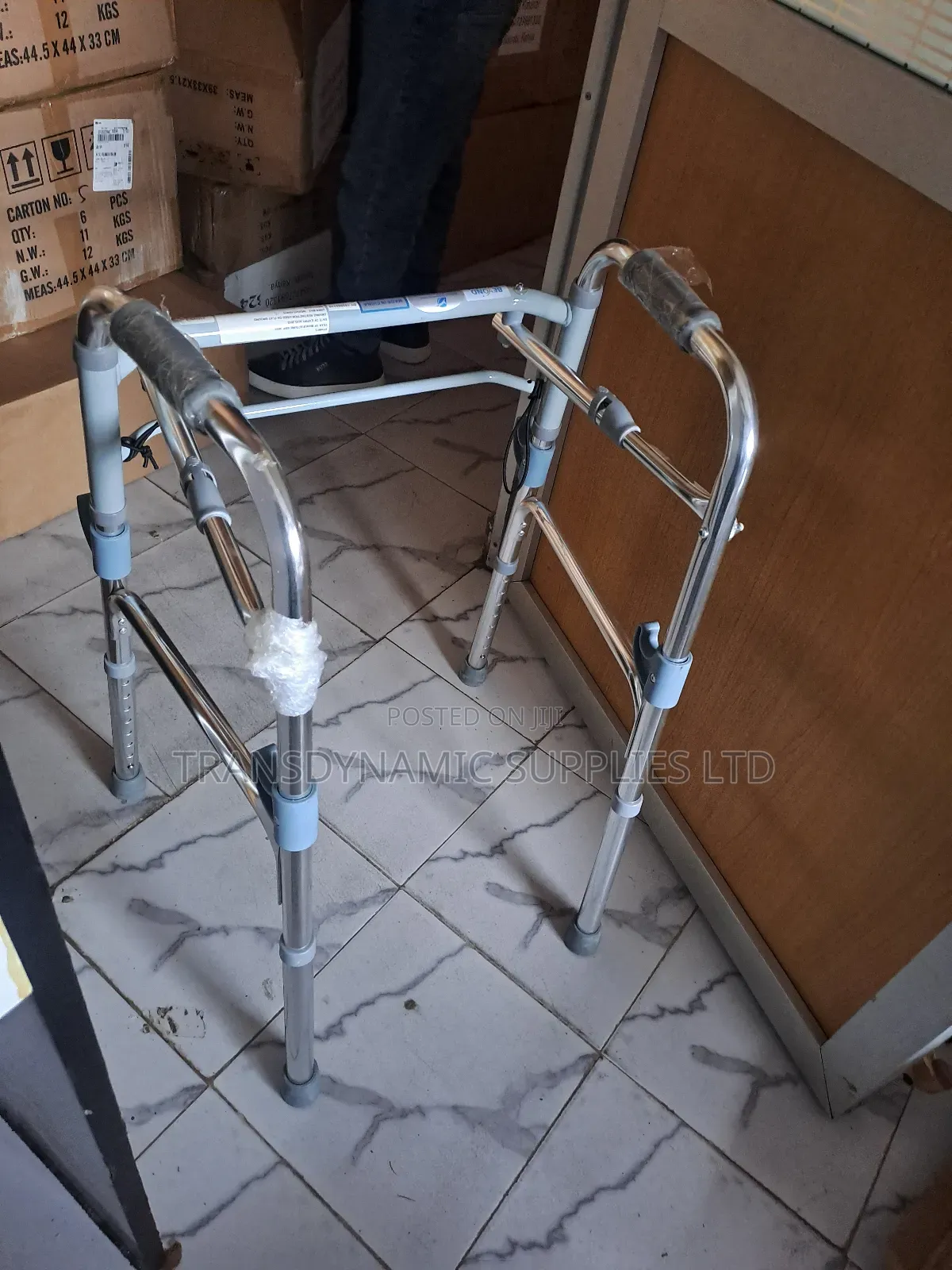 Foldable Walker With Resting Seat