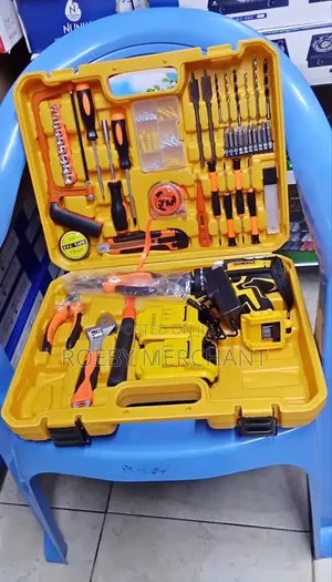 Dewalt Cordless Drill Set/Rechargeable Drill Set