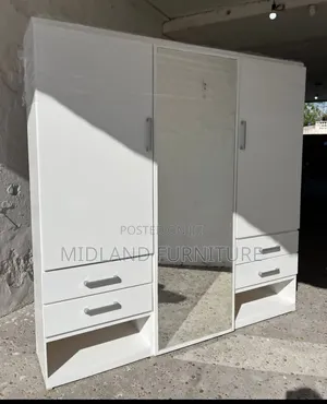 Clothes Wardrobe/ Bedroom Cupboard With Mirror in Kenya