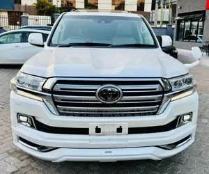 Toyota Land Cruiser 4.6 V8 ZX 2018 Pearl