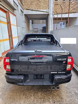 Toyota Hilux Double Cab Pickup Truck Aluminium