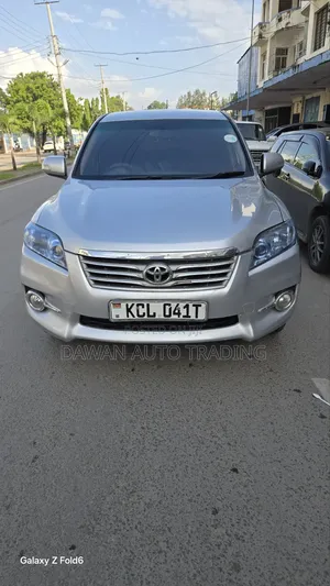Toyota Vanguard 2011 Silver