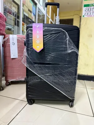 Black Large Size Rubber Luggage Suitcase Upto 29kgs at 4500