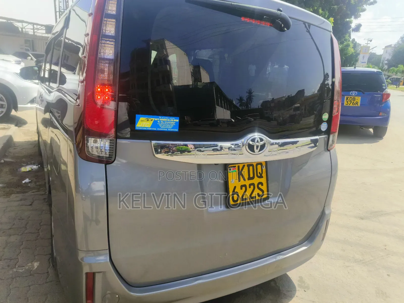 Toyota Noah 2017 Silver