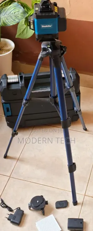 Makita Laser Level With Adjustable Stand -