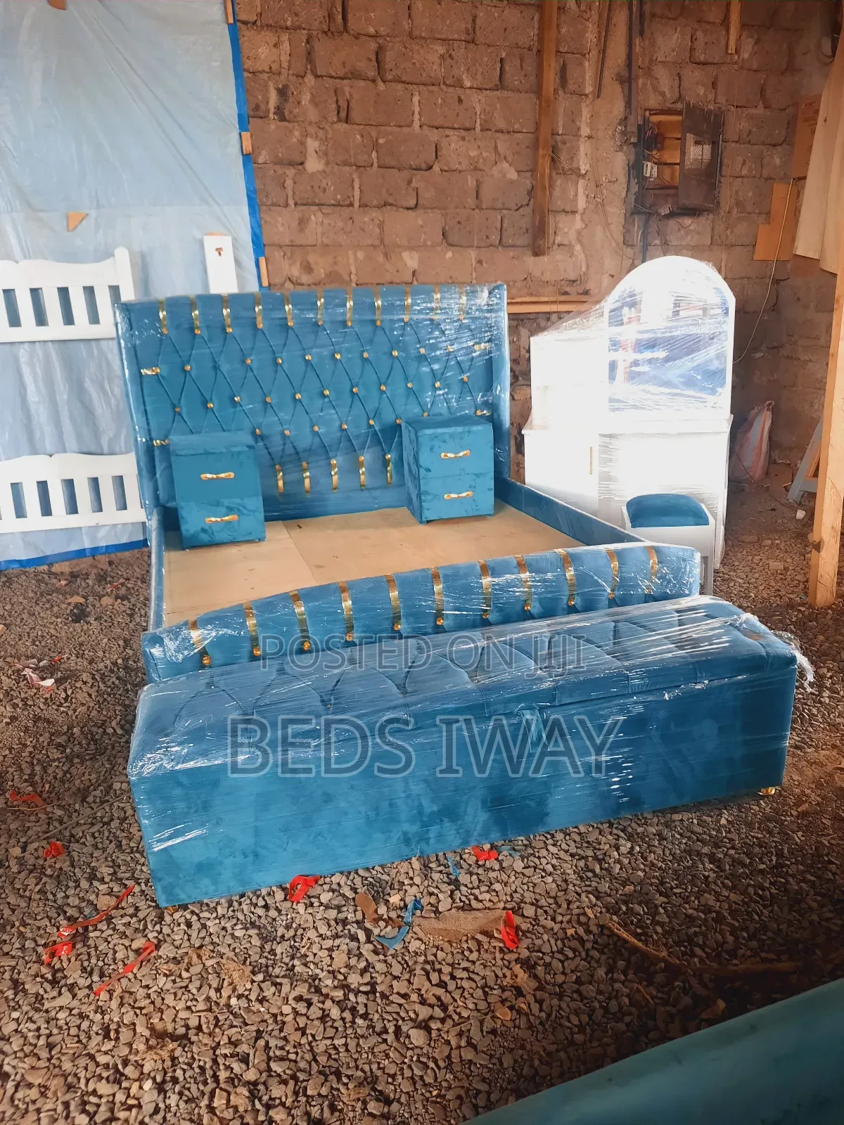 6x6 Light Blue Chester Bed