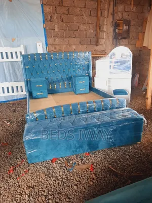 6x6 Light Blue Chester Bed