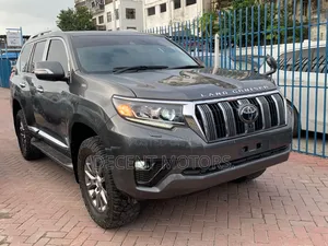 Toyota Land Cruiser Prado 2.8 2018 Gray