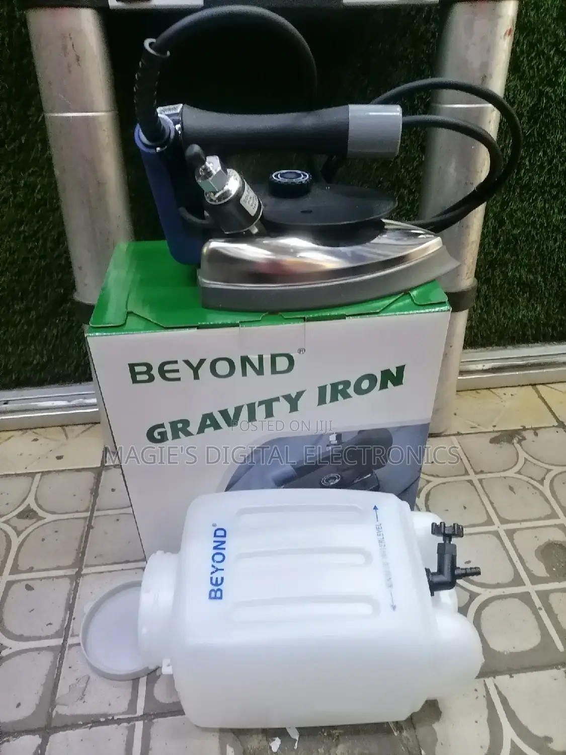 Most Excellent Gravity Steam Iron Box