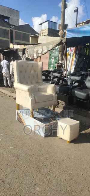Pedicure Station + Podium