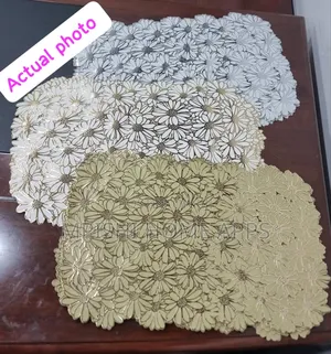 6pcs Waterproof Non Woven Table Mats (Silver and Golden)