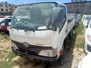Toyota Dyna 2013 White