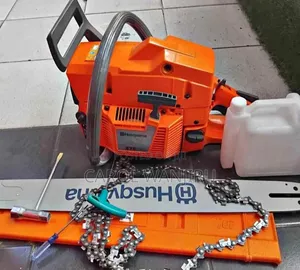 Husqvarna Chainsaw Machine*272xp Husqvarna Powersaw/Powersaw