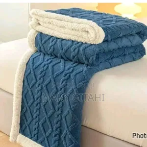 Multi Colour Cozy Fleece Woolen Blanket