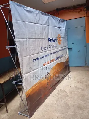 Media Banner Stand