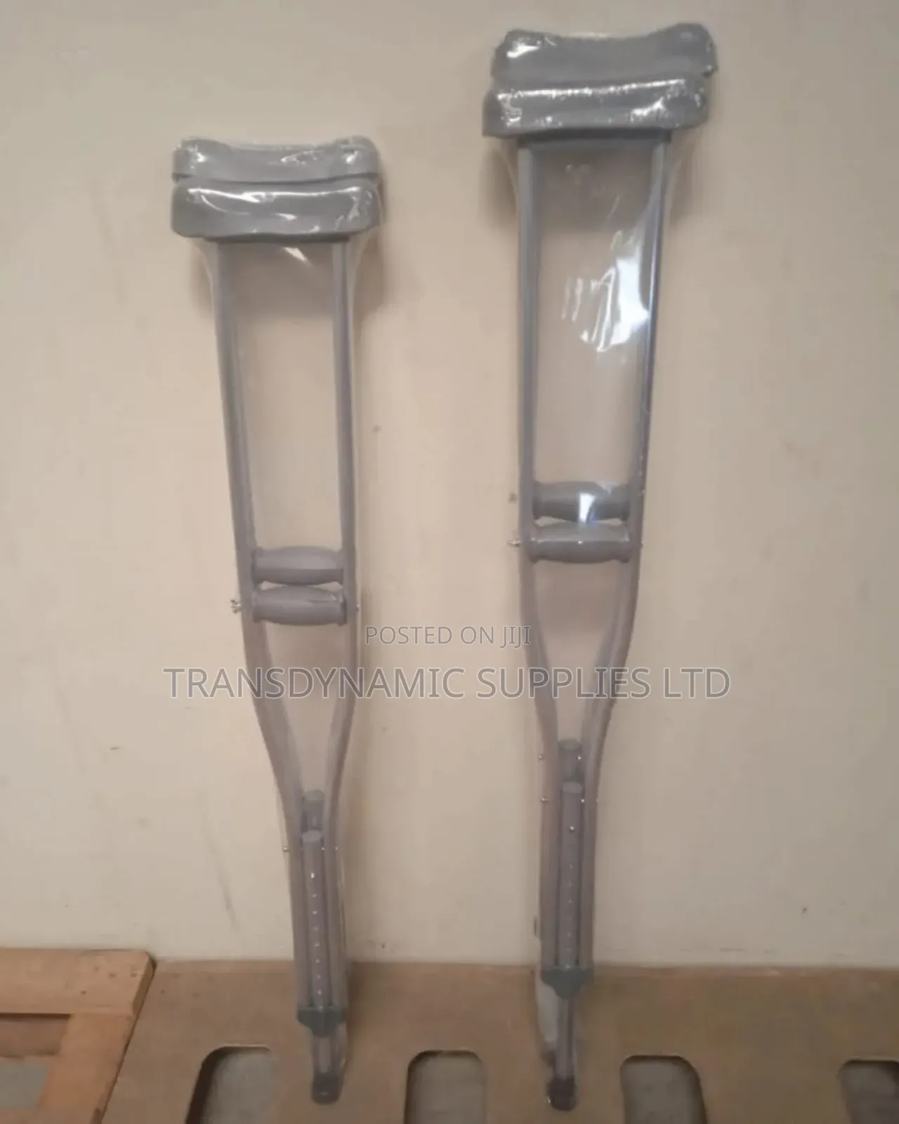 Adjustable Underarm Crutches