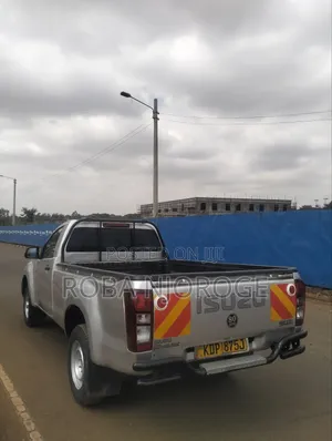 Isuzu D-MAX 2023 Silver