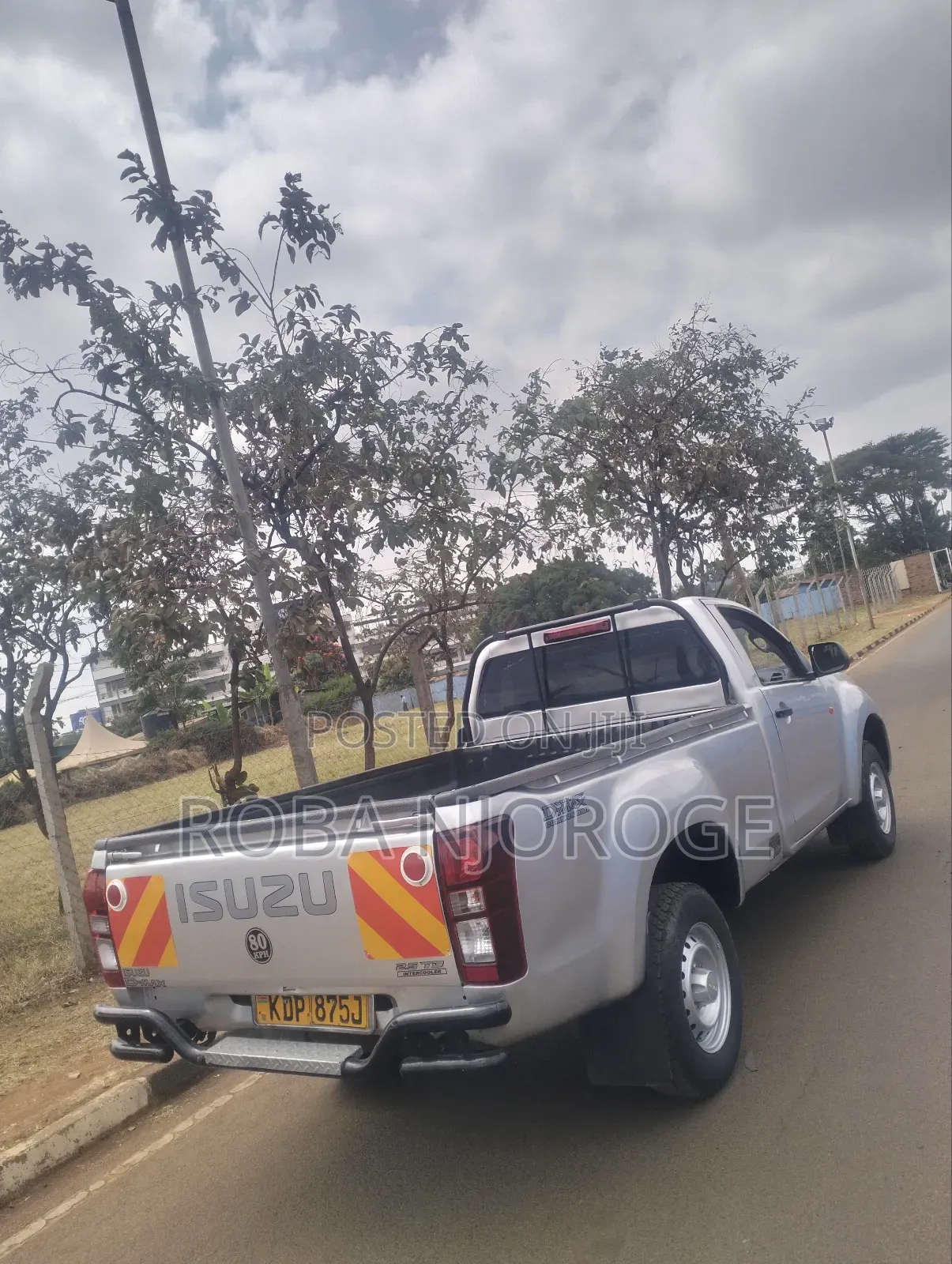 Isuzu D-MAX 2023 Silver