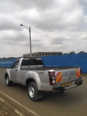 Isuzu D-MAX 2023 Silver