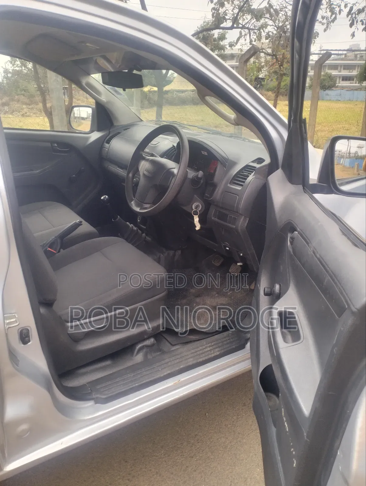 Isuzu D-MAX 2023 Silver