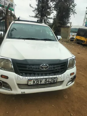 Toyota Hilux 2014 White