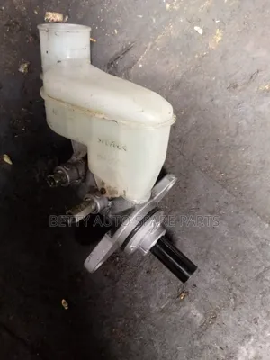 Daihasu Mira Master Cylinder