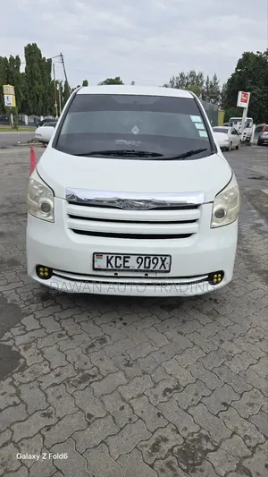 Toyota Noah 2009 White