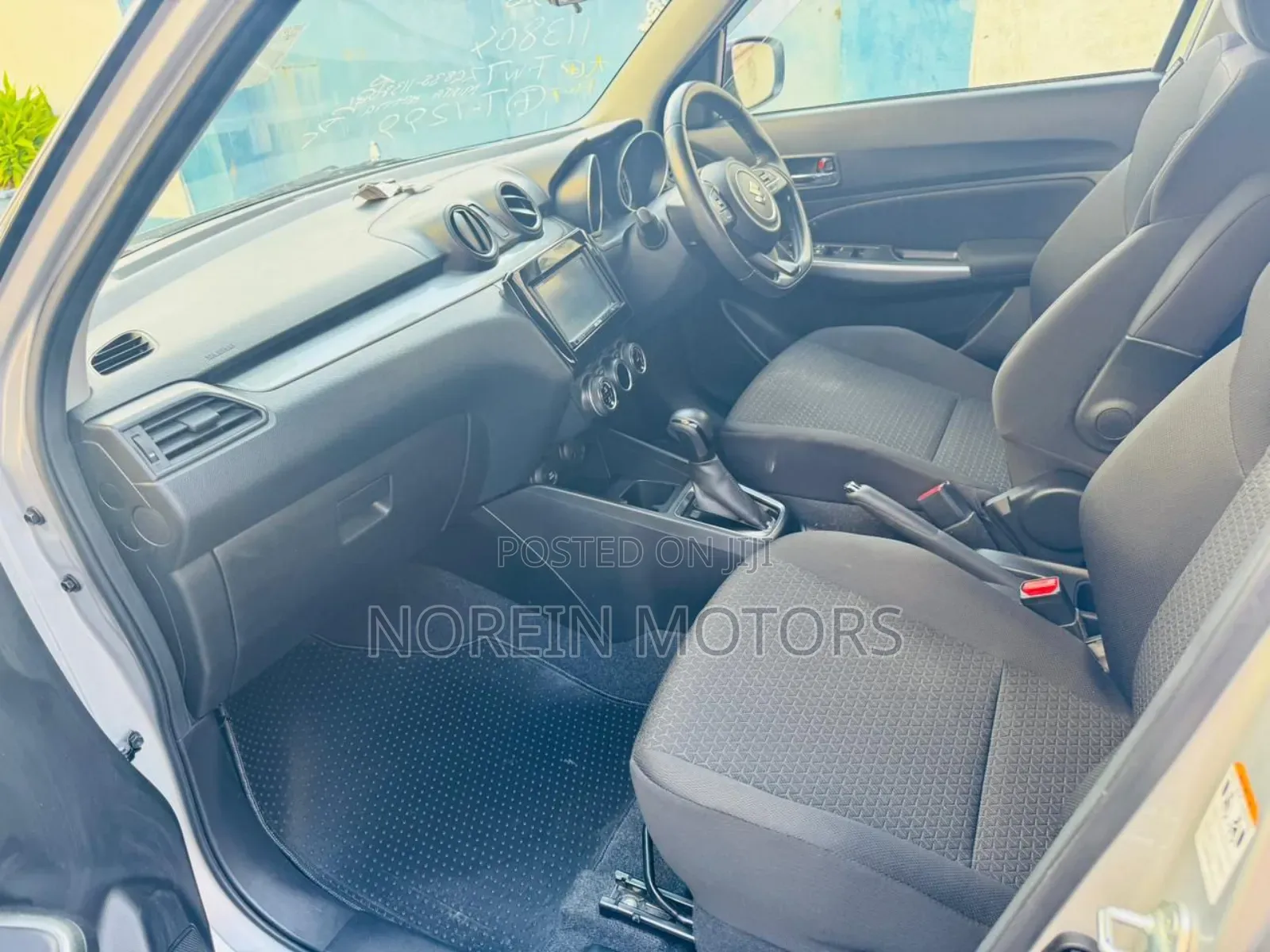 Suzuki Swift 2018 Silver