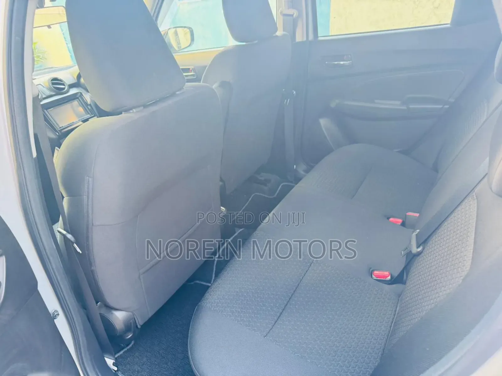 Suzuki Swift 2018 Silver