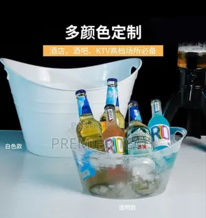 *Large Capacity White Ice Bucket