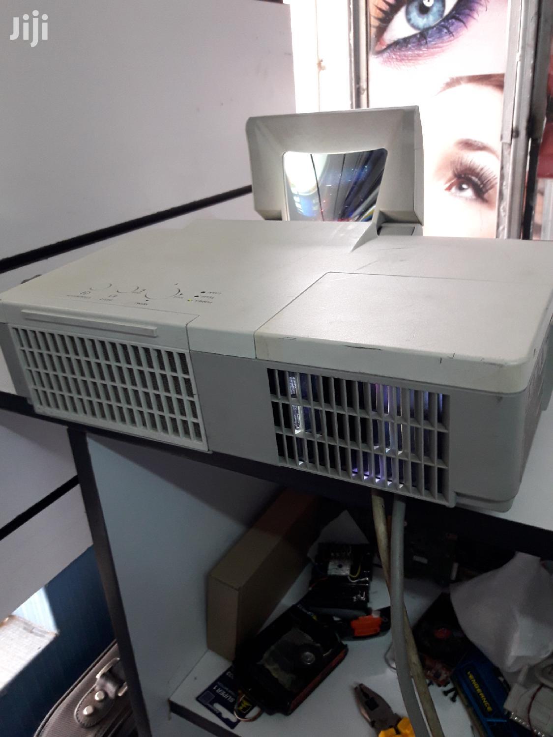 Short Throws Projectors