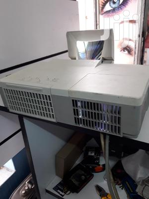 Short Throws Projectors