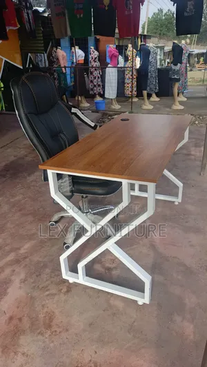 F715 Leather Office Chair and Office Desk