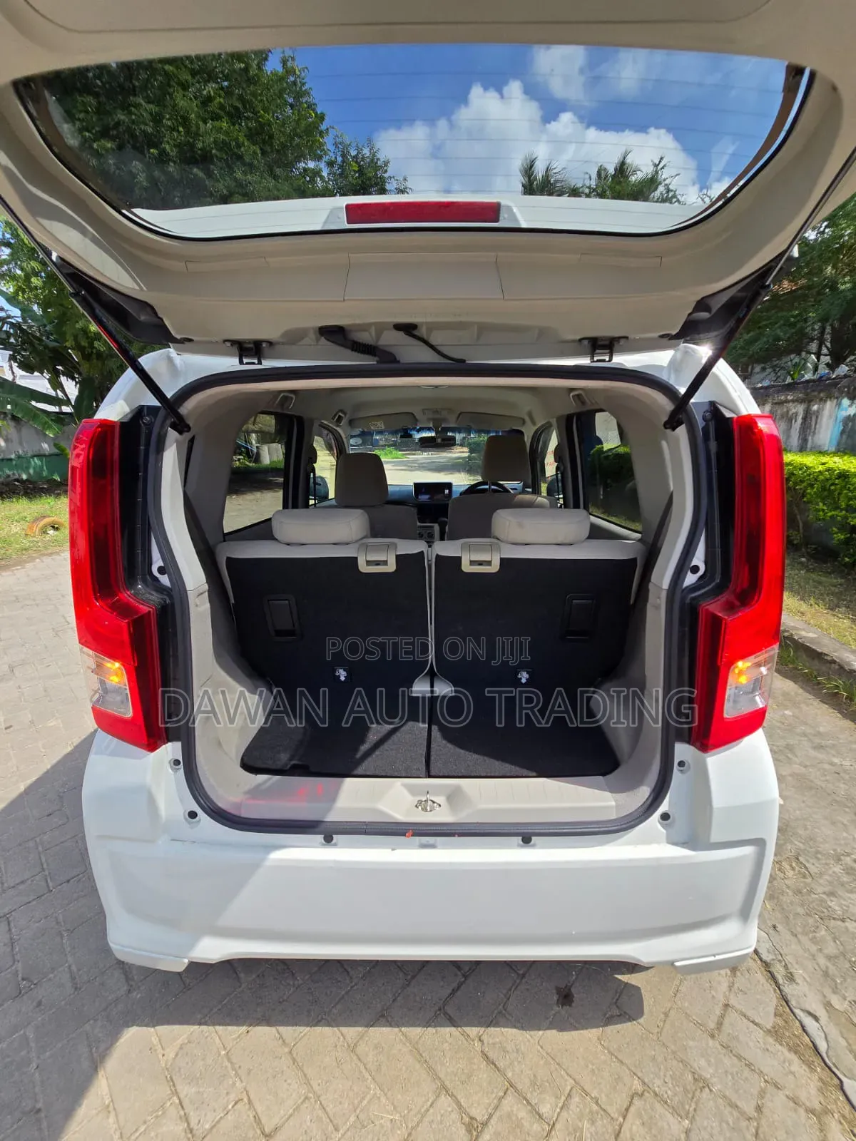 Daihatsu Move 2018 White