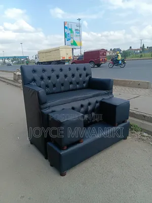 Black Pedicure Seat, 3 Seater With Armrest 