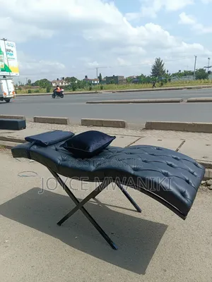 Black Leather Lash Bed, With Pillows