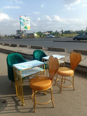 2 Manicure Set, Gold and Green Seats 