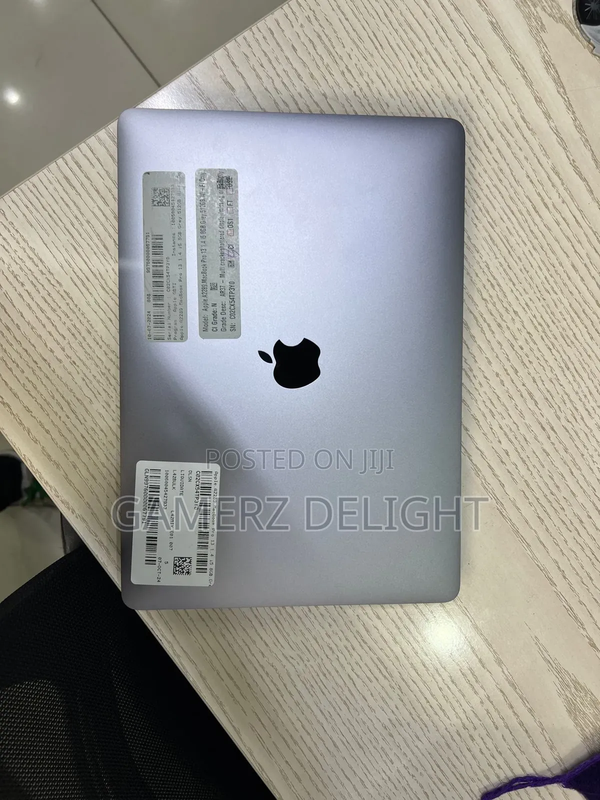 Laptop Apple MacBook 2020 8GB Intel Core i5 SSD 512GB