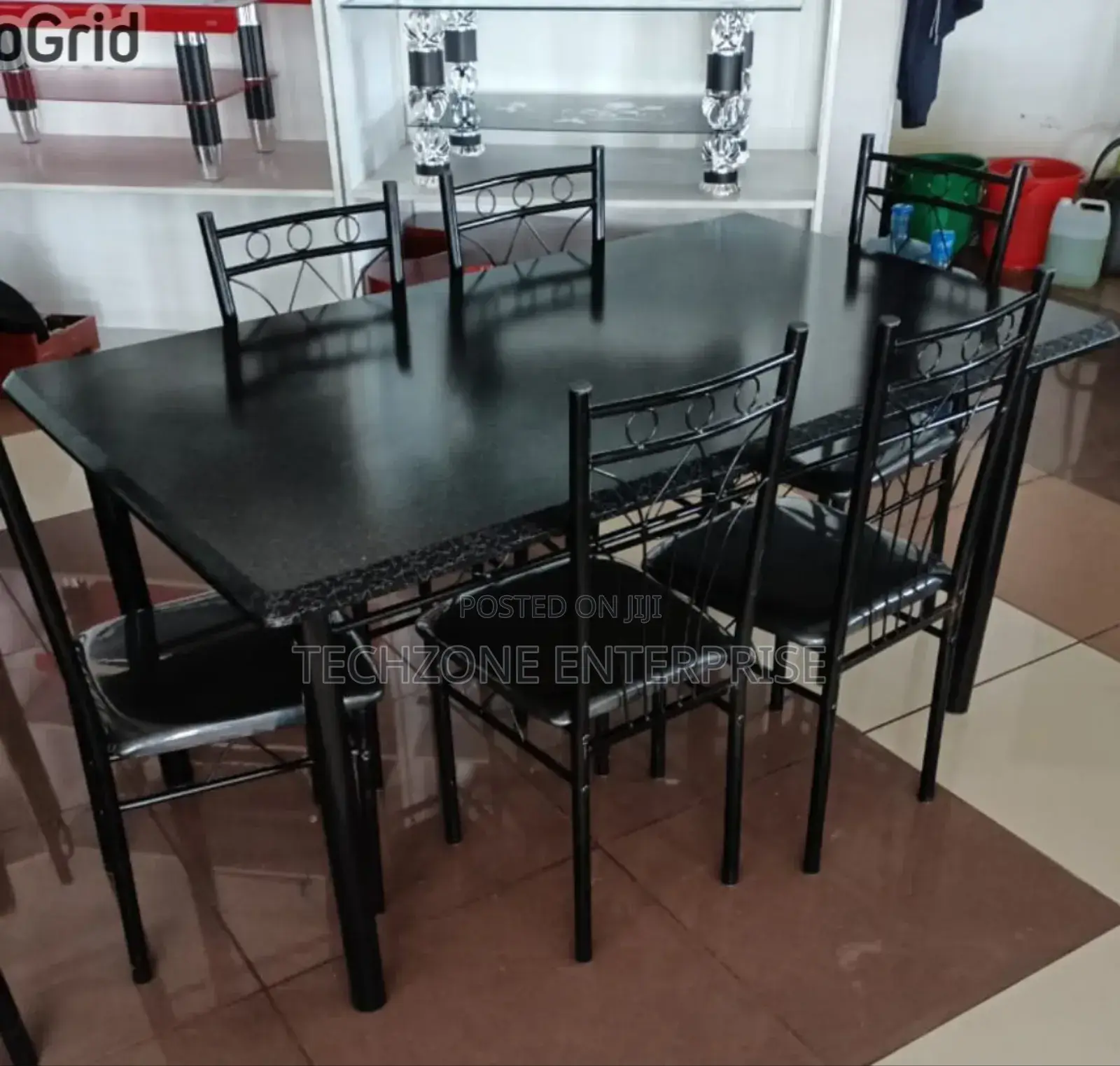 Executive 6 Sitter Dinning Table With Elegant Finishes