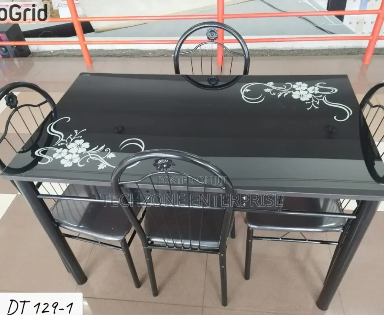Executive High Quality Seats 4 Sitter Dinning Table;,